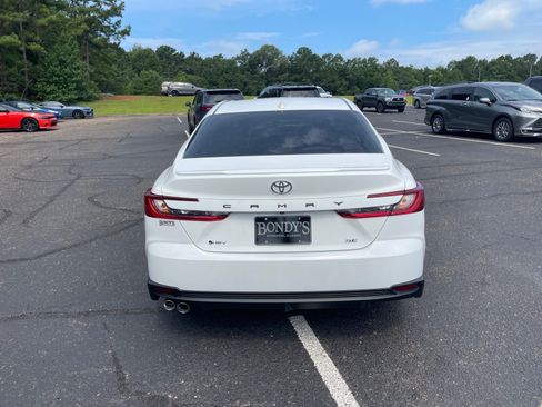 Used 2025 Toyota Camry SE w/ Multimedia Upgrade Package FWD image 15