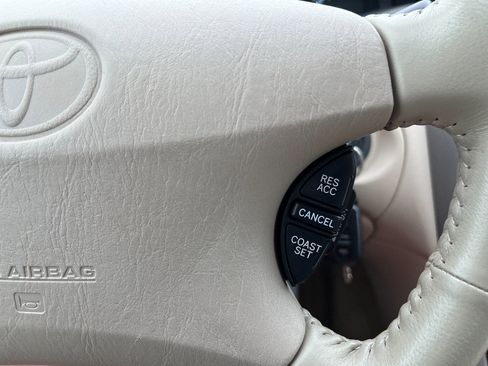 Used 2001 Toyota Avalon XLS image 46