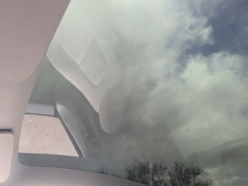 Used 2024 Tesla Model Y Long Range image 30