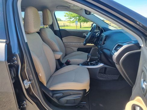 Used 2018 Jeep Compass Sport AWD/4WD image 18
