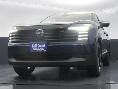 Certified 2025 Nissan Kicks SR image 23