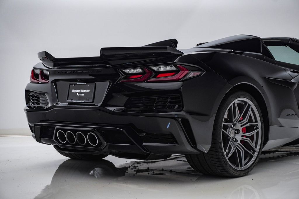 Used 2023 Chevrolet Corvette Z06 RWD image 14
