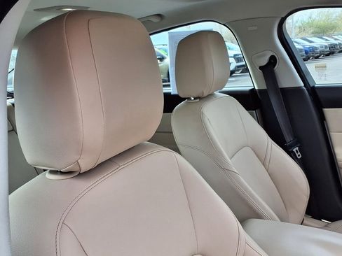 Used 2018 Jaguar XF Premium image 21