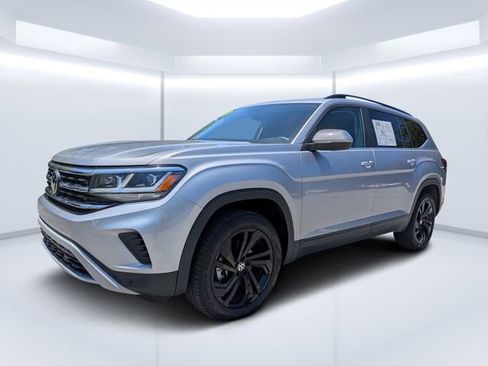 Certified 2023 Volkswagen Atlas SE w/ Black Wheel Package FWD image 1