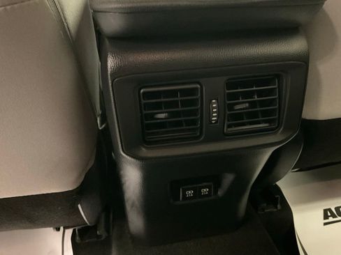 Used 2020 Toyota RAV4 XLE image 31