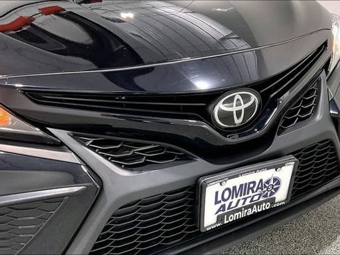 Used 2022 Toyota Camry SE FWD image 38