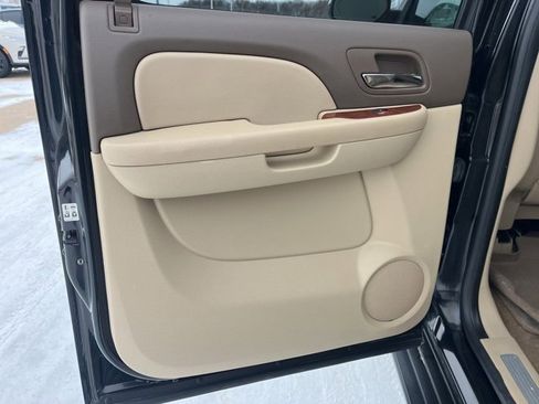 Used 2009 Chevrolet Suburban LTZ image 36