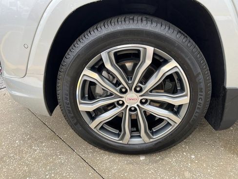 Used 2020 GMC Terrain Denali w/ Denali Premium Package image 8