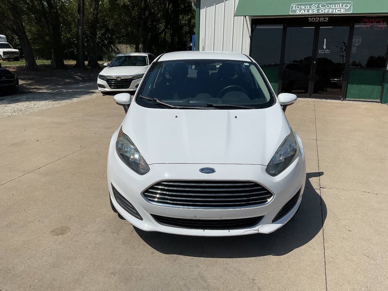 Used 2016 Ford Fiesta SE FWD image 4