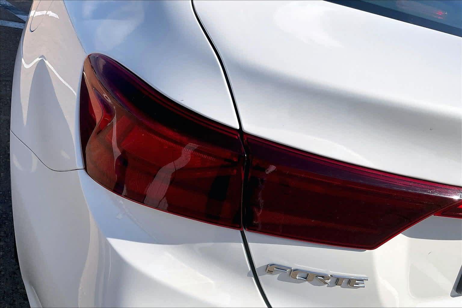Used 2021 Kia Forte LXS FWD image 29