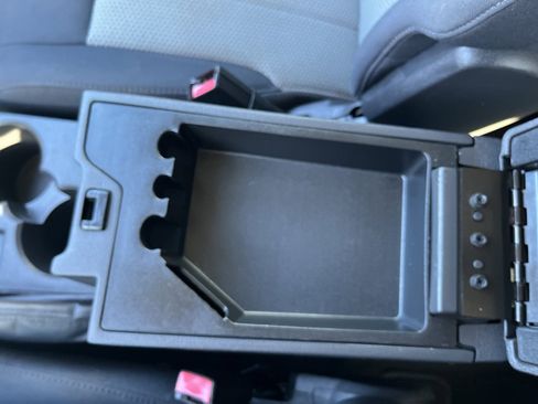 Used 2010 Jeep Liberty Sport image 14