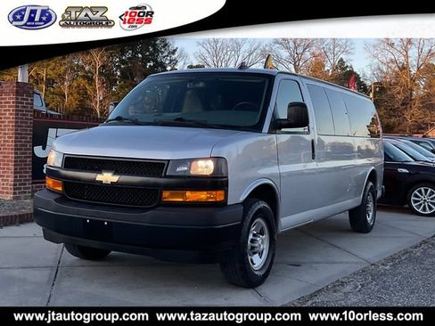 Used 2021 Chevrolet Express 3500 LS RWD image 3