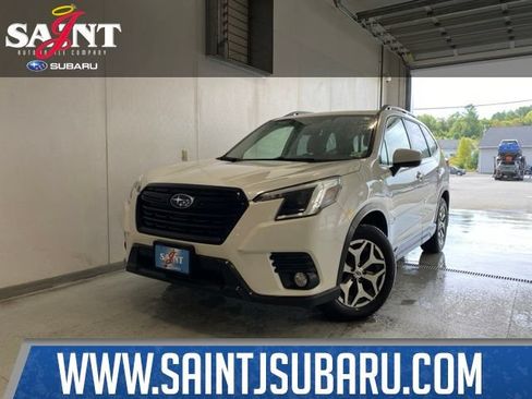 Used 2023 Subaru Forester Premium AWD/4WD image 1