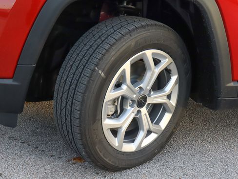 New 2026 Jeep Compass Latitude image 12