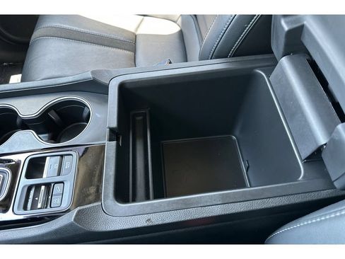 Used 2025 Honda Pilot Touring image 34