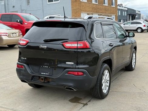 Used 2016 Jeep Cherokee Latitude w/ Cold Weather Group AWD/4WD image 8