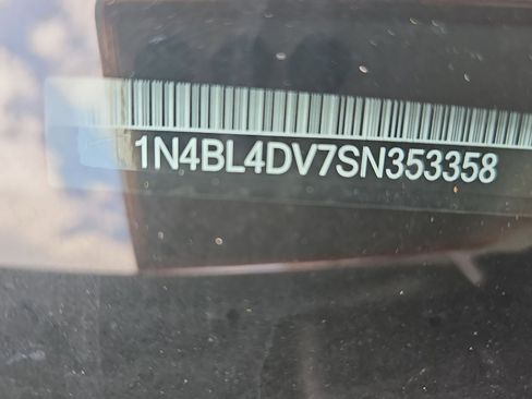 Used 2025 Nissan Altima 2.5 SV image 9