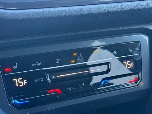 Used 2022 Volkswagen Tiguan SE R-Line image 21