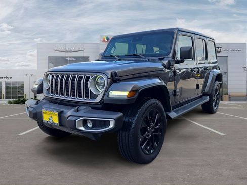 Used 2025 Jeep Wrangler Unlimited Sahara AWD/4WD image 1