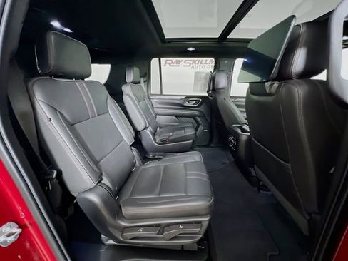 Used 2022 Chevrolet Suburban RST w/ Luxury Package AWD/4WD image 45