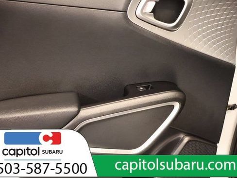 Used 2023 Kia Soul LX w/ LX Technology Package FWD image 30