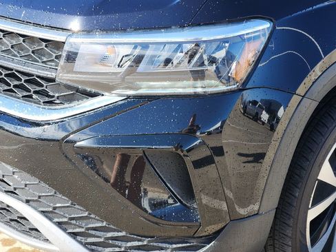 Used 2024 Volkswagen Taos SE image 10