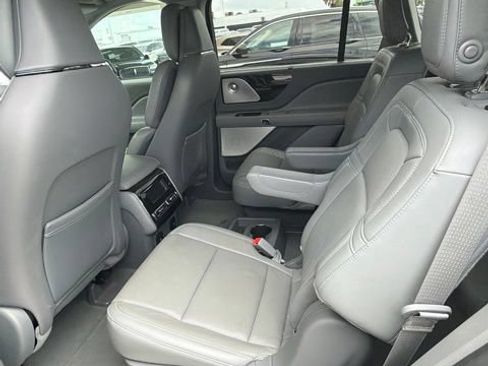 Used 2020 Lincoln Aviator Reserve w/ Equipment Group 202A AWD/4WD image 8