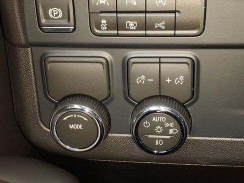 New 2026 Chevrolet Suburban LT w/ Comfort Package image 10