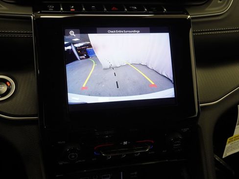 New 2026 Jeep Grand Cherokee Laredo AWD/4WD image 22