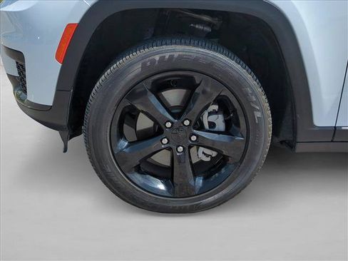 Used 2024 Jeep Grand Cherokee L Altitude AWD/4WD image 26