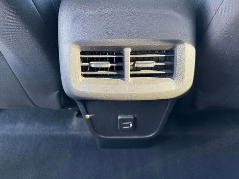 Used 2023 Chevrolet Equinox LT image 19