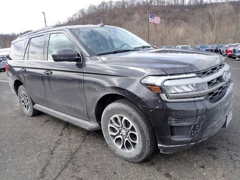 Used 2024 Ford Expedition XLT image 7