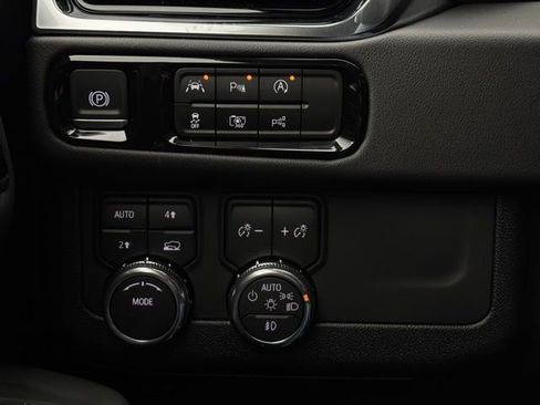 New 2026 GMC Yukon XL Elevation image 24