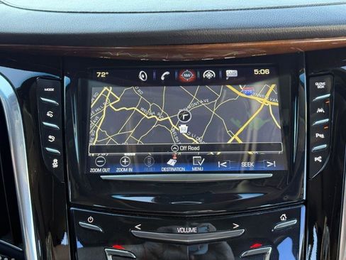 Used 2017 Cadillac Escalade Luxury image 31