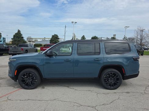 New 2026 Jeep Grand Wagoneer Summit AWD/4WD image 4