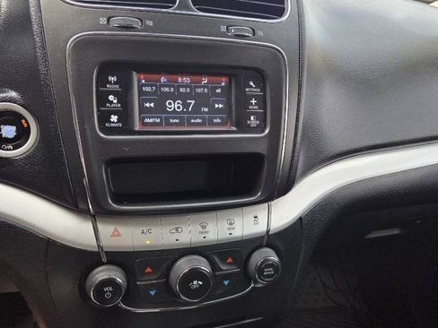 Used 2019 Dodge Journey SE FWD image 7