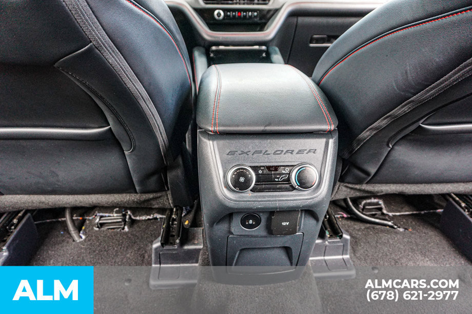 Used 2025 Ford Explorer ST-Line AWD/4WD image 32