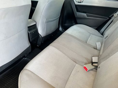 Used 2016 Toyota Corolla LE FWD image 4