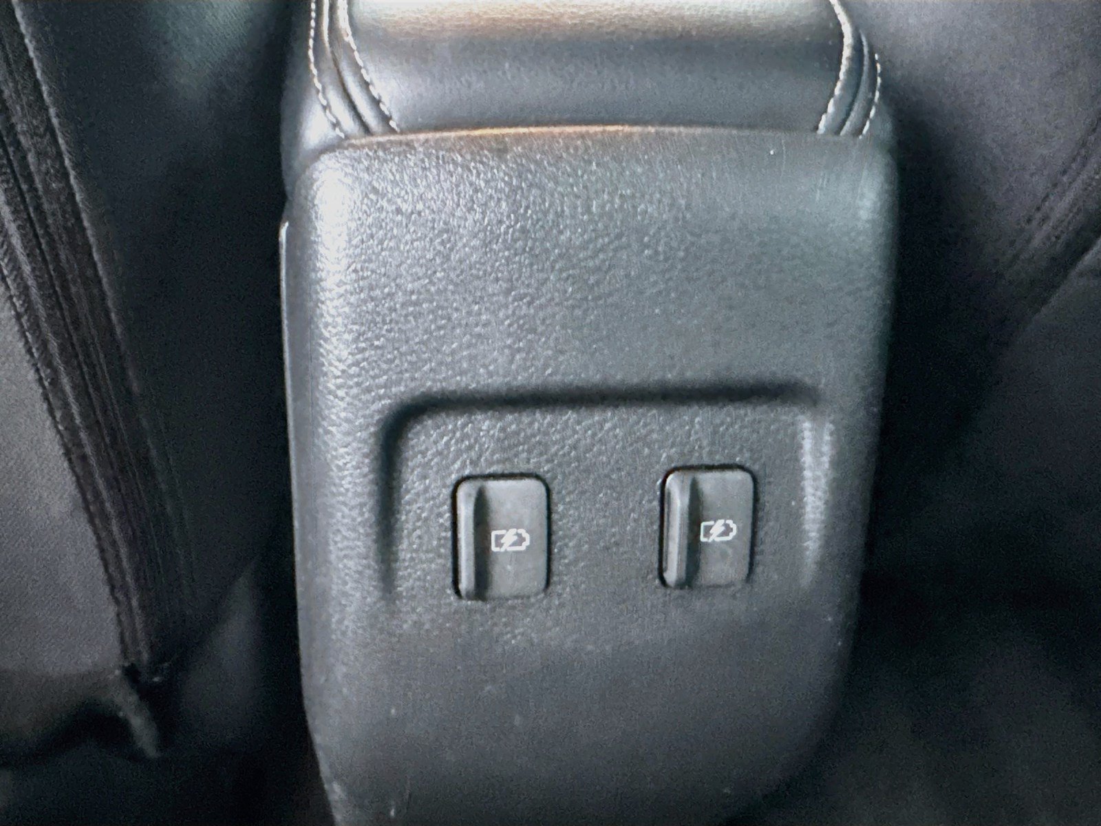 Used 2022 Nissan Kicks SV w/ Interior Electronics Package FWD image 23