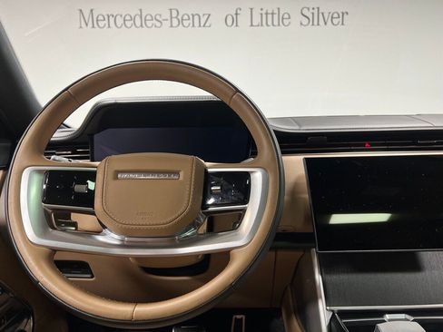 Used 2024 Land Rover Range Rover Long Wheelbase SE image 30