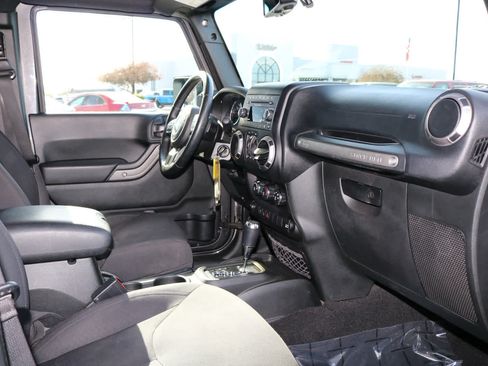Used 2018 Jeep Wrangler Unlimited Sport S AWD/4WD image 20
