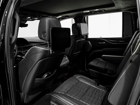 Used 2023 Cadillac Escalade ESV V image 36