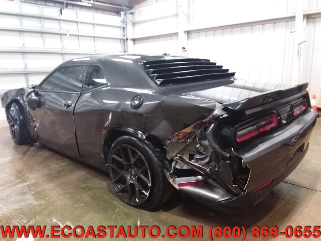 Used 2018 Dodge Challenger R/T w/ Blacktop Package RWD image 2