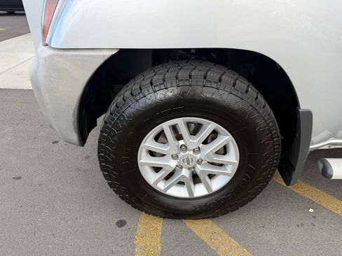 Used 2015 Nissan Xterra S image 9