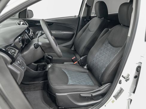 Used 2022 Chevrolet Spark LT FWD image 17
