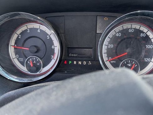 Used 2016 Dodge Grand Caravan SXT FWD image 18