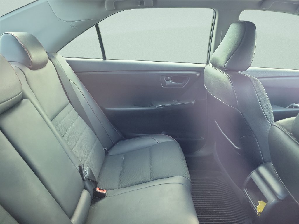 Used 2016 Toyota Camry FWD image 4