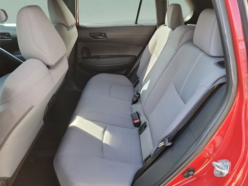 Used 2023 Toyota Corolla Cross AWD Hybrid w/ Moonroof Package image 23