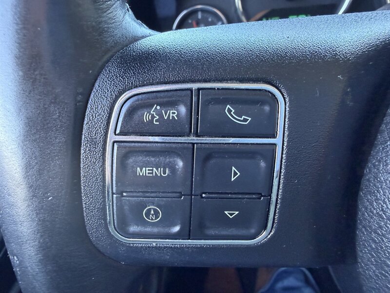Used 2015 Jeep Wrangler Unlimited Rubicon w/ Connectivity Group AWD/4WD image 22