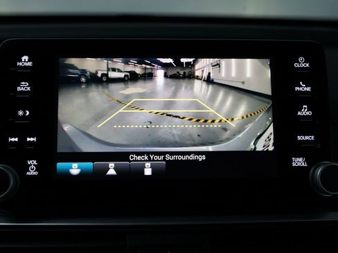 Used 2018 Honda Accord EX image 17